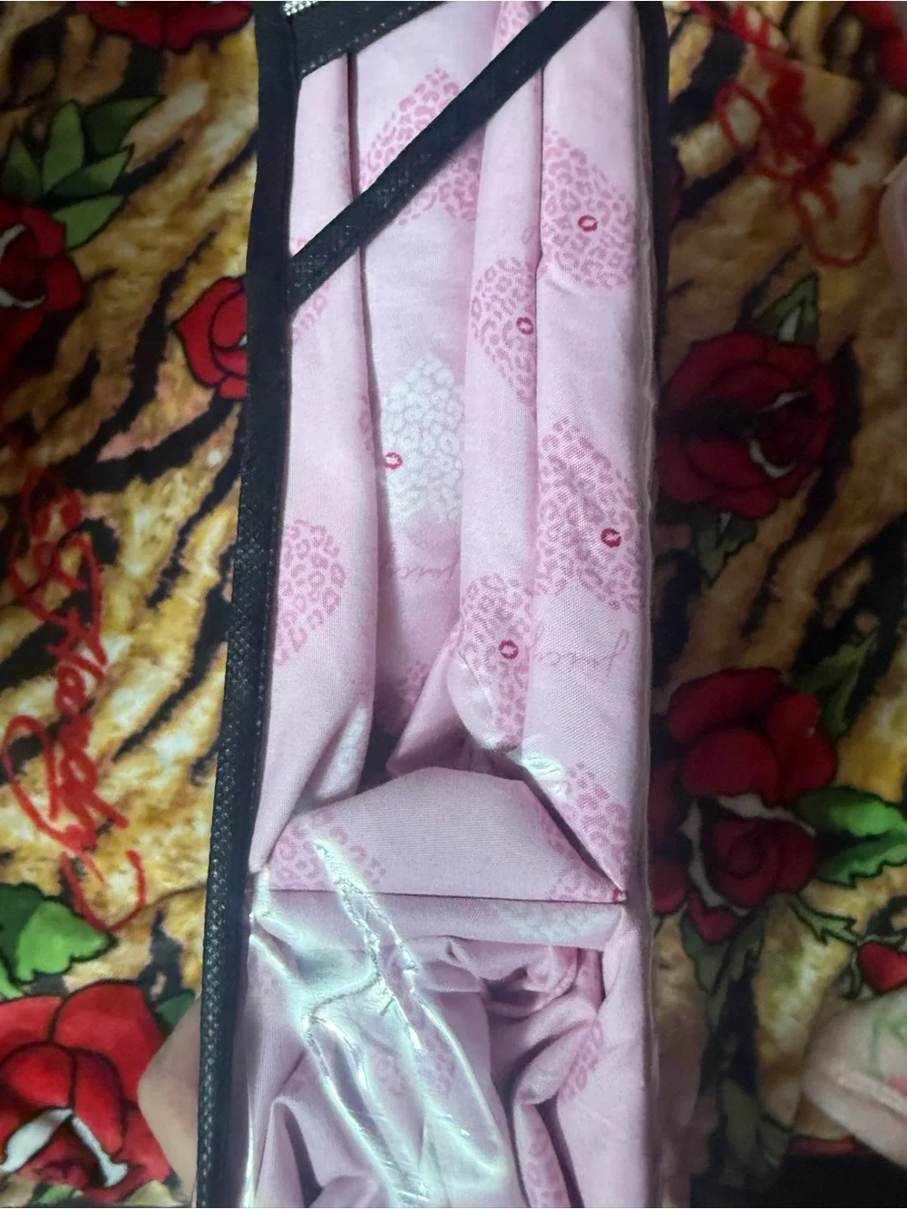 Juicy Couture Pink Heart Pattern 6-Piece Queen Sheet Set